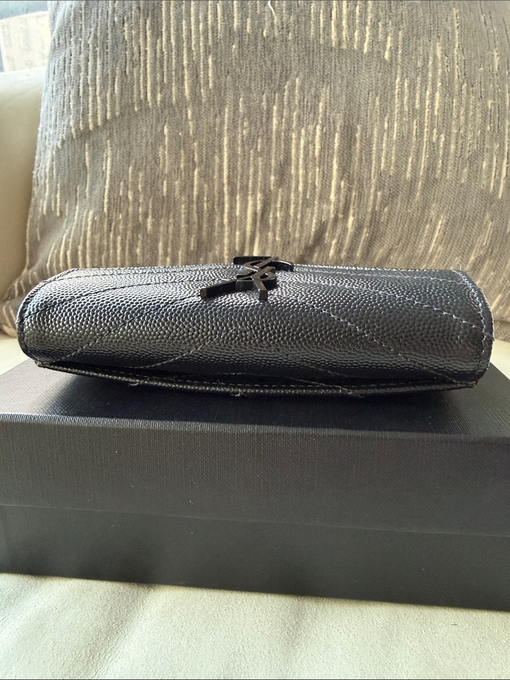 EUC, Saint Laurent YSL Monogram Envelope Wallet – Black Grain Ret. $585 - Picture 6 of 12